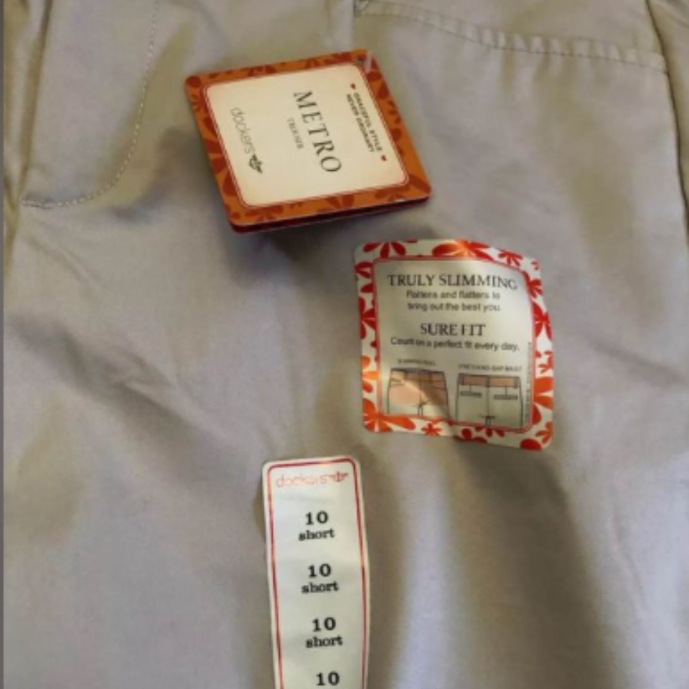 Dockers Women's Metro Trouser Size 10 Short Beige Khaki Tan Truly Slimming New